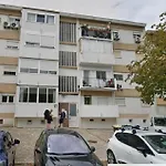 Apartment Airport - Std 1 - Ar Condicionado - Cave 25m2 269,10ft2 - Full Equipped - Ring Bell D Lisbon