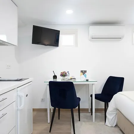 Airport - Std 1 - Ar Condicionado - Cave 25m2 269,10ft2 - Full Equipped - Ring Bell D *