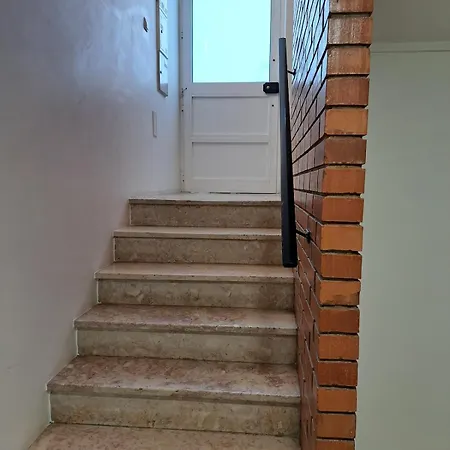 Airport - Std 1 - Ar Condicionado - Cave 25m2 269,10ft2 - Full Equipped - Ring Bell D Lissabon