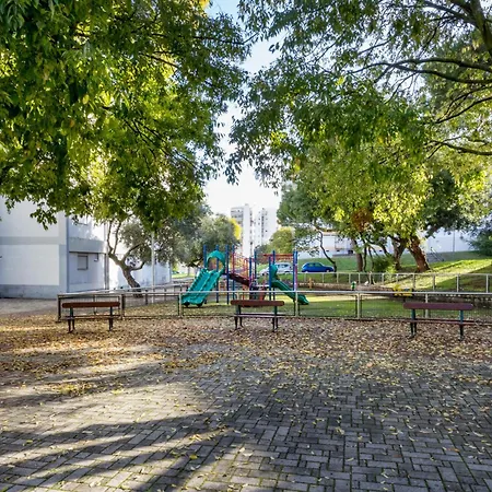 Διαμέρισμα Airport - Std 1 - Ar Condicionado - Cave 25m2 269,10ft2 - Full Equipped - Ring Bell D Lisboa