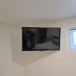 Airport - Std 1 - Ar Condicionado - Cave 25m2 269,10ft2 - Full Equipped - Ring Bell D Apartment