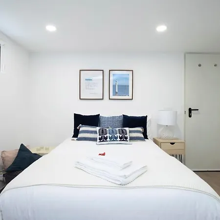 Apartament Airport - Std 1 - Ar Condicionado - Cave 25m2 269,10ft2 - Full Equipped - Ring Bell D Lizbona