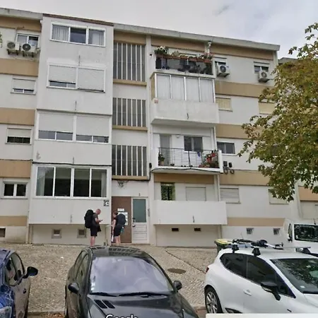 Apartament Airport - Std 1 - Ar Condicionado - Cave 25m2 269,10ft2 - Full Equipped - Ring Bell D Lizbona
