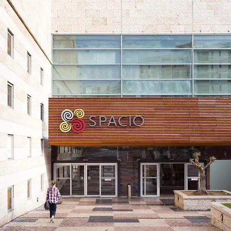 Appartement Airport - Std 1 - Ar Condicionado - Cave 25m2 269,10ft2 - Full Equipped - Ring Bell D *
